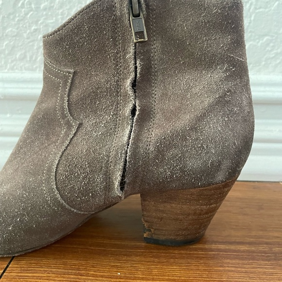 Isabel Marant tan suede western ankle boot. Size 37. - Picture 5 of 7